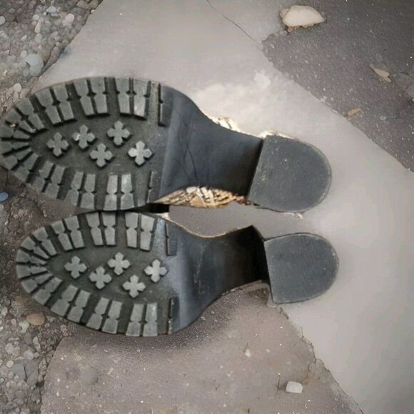 Steve Madden Latch Lace Up Snake Print Boots Chunky Block Heel Size Women's 8 - Picture 7 of 8